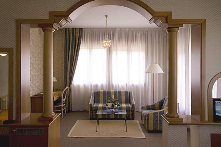Hotel Grand Torino Abano Terme Esterno foto
