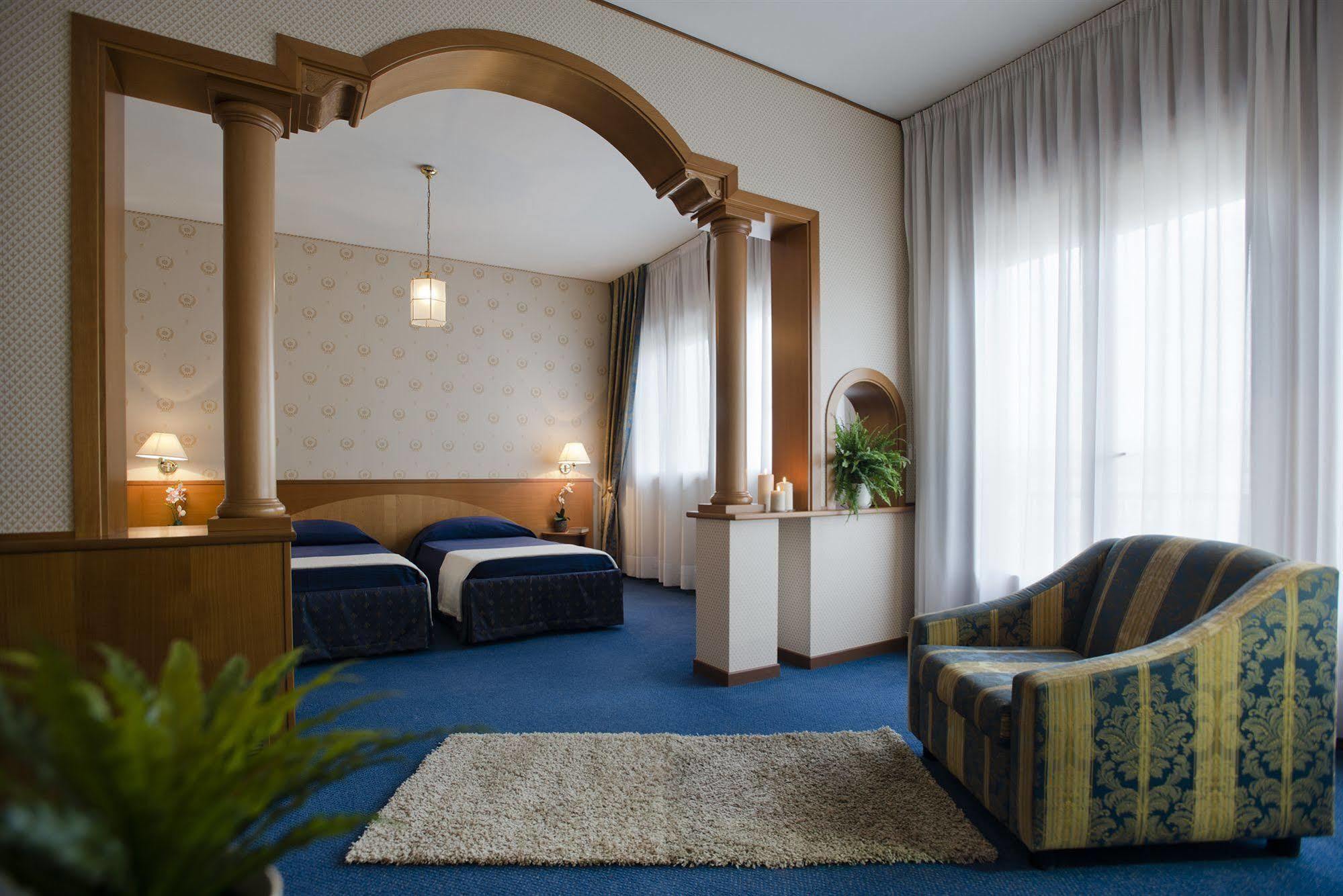 Hotel Grand Torino Abano Terme Esterno foto