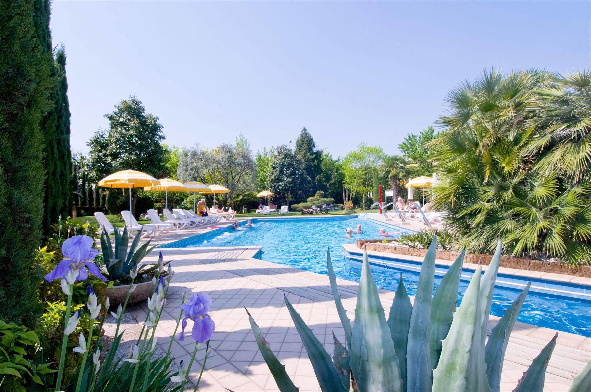 Hotel Grand Torino Abano Terme Esterno foto